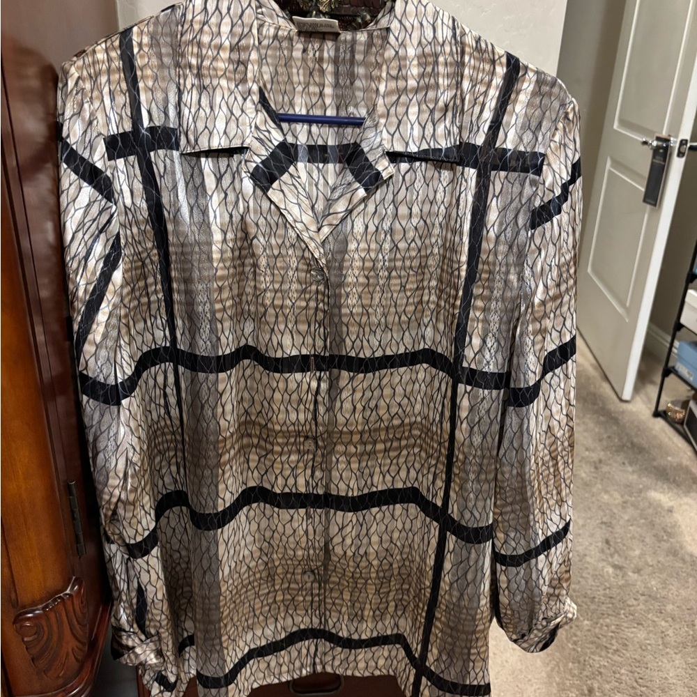 Allison Daley Beige and Black Patterned Button-Down Blouse